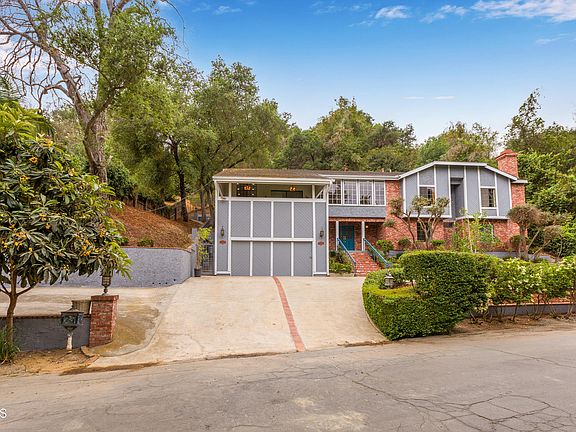 2nd image of 1233 Encino Dr