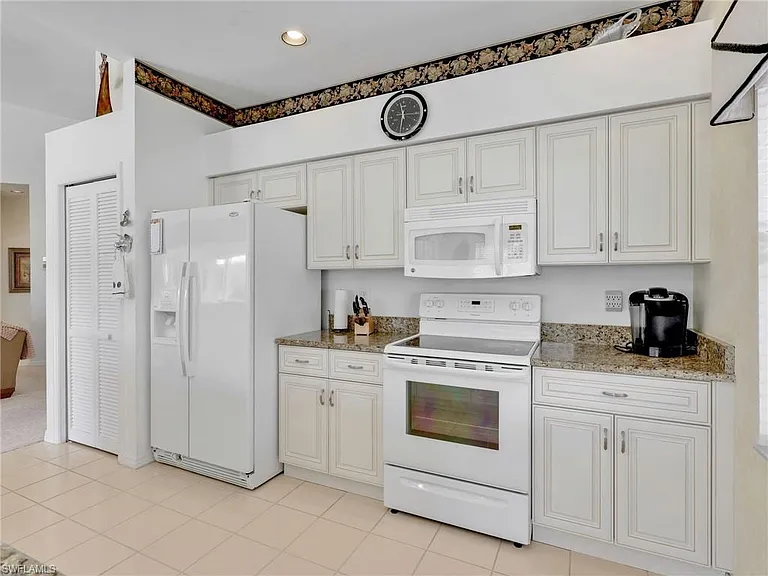 7100 Falcons Glen Blvd — Photo 16