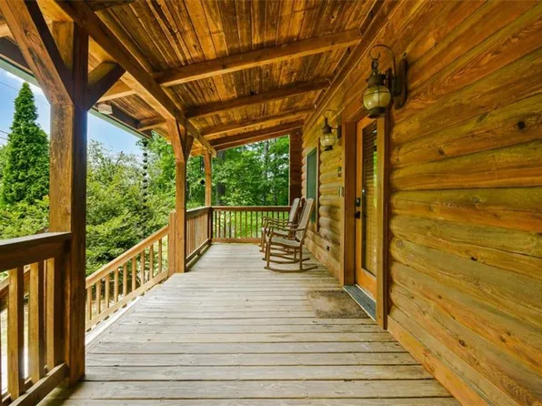 250 Meadow Ln, Talking Rock, GA 30175