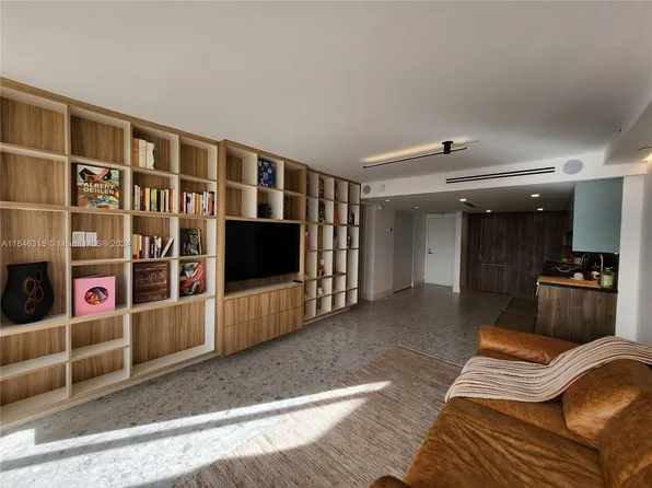 2555 Collins Ave APT 306, Miami Beach, FL 33140