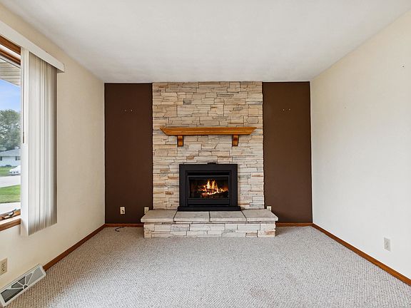 2nd image of 2431 Lucerne Dr
