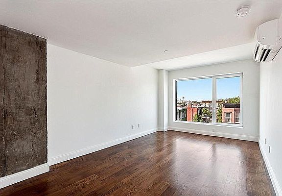 2nd image of 954 Bergen St APT 5C