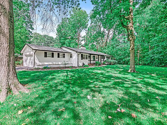 4th image of 9105 Sherwood Ln
