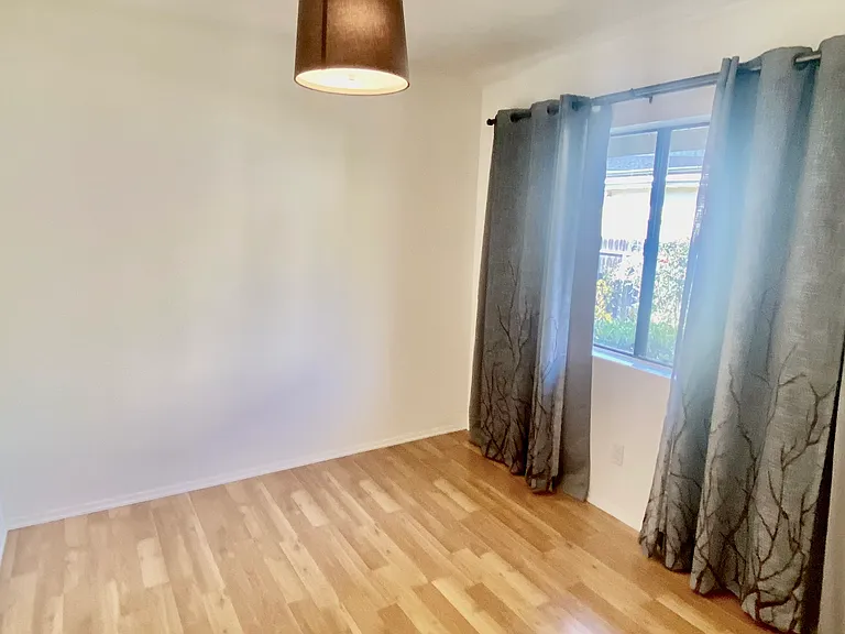 430 W Gutierrez St — Photo 3