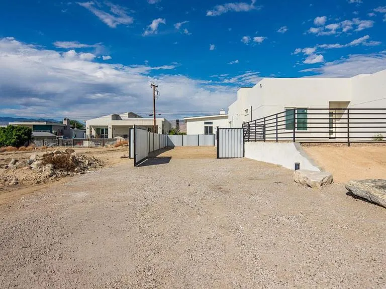 67670 Buckboard Ln — Photo 44