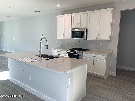 3rd image of 368 Clifton Bay Loop