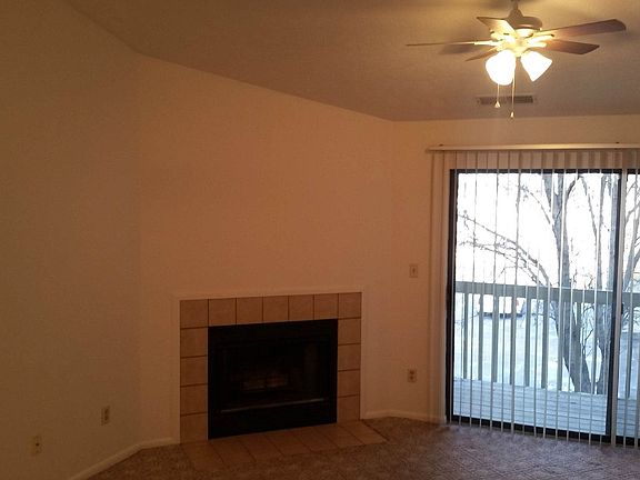 03 - Living Room 2