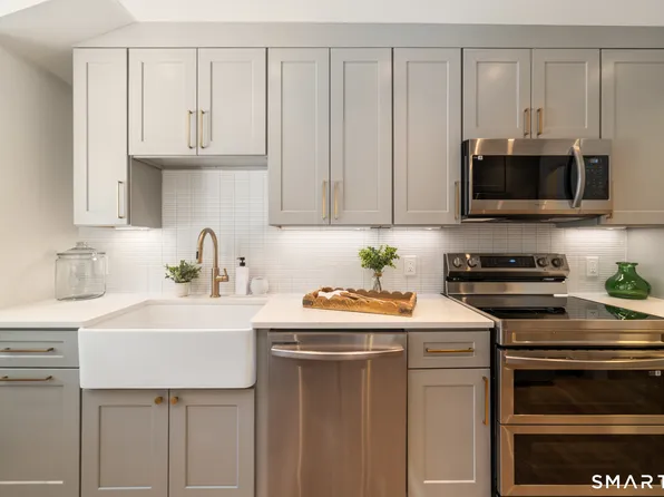 89 South Trail #A, Stratford, CT 06614
