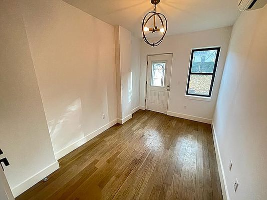 5th image of 812 Saint Johns Pl #1E