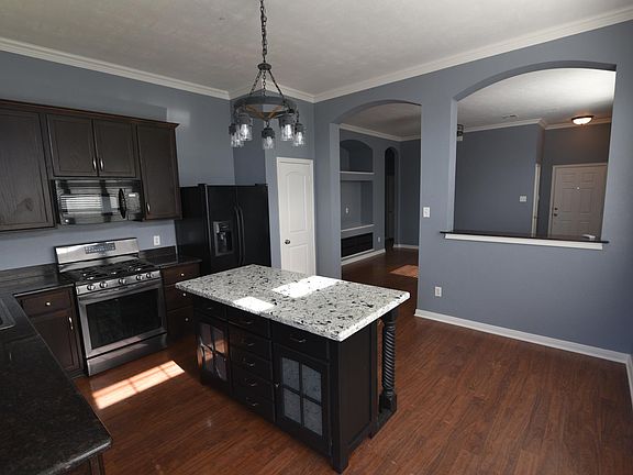 4th image of 2746 Silver Oak Dr