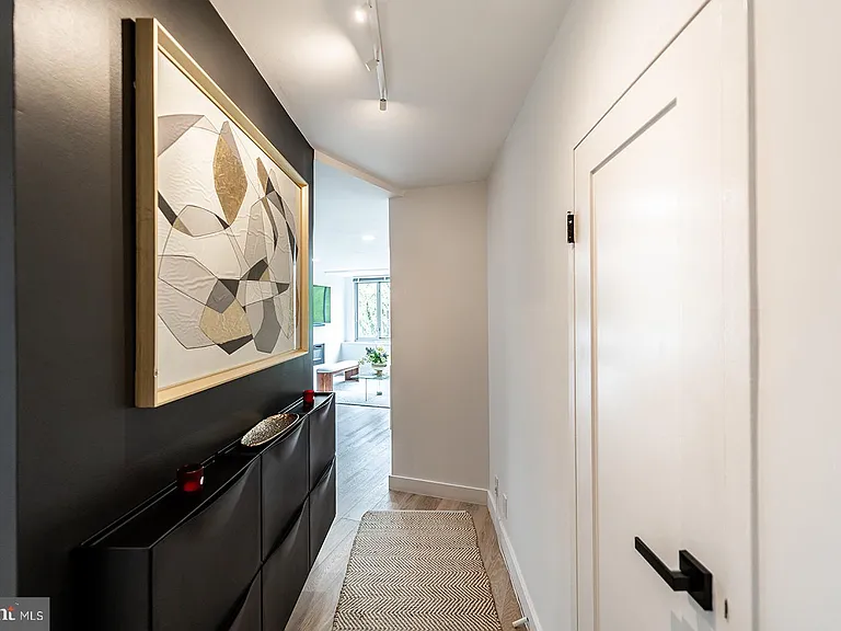 4200 Cathedral Ave NW #1005 — Photo 4