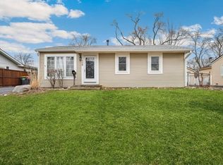 106 Cedar Cir, Streamwood, IL 60107