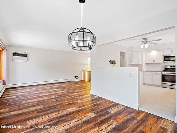 3rd image of 72 Foch Ave