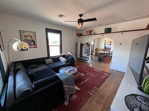 2nd image of 1033 E Palm Ln