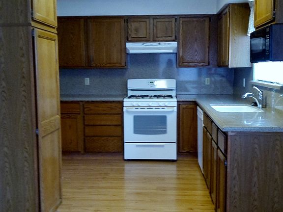 3rd image of 762 E Palm Dr