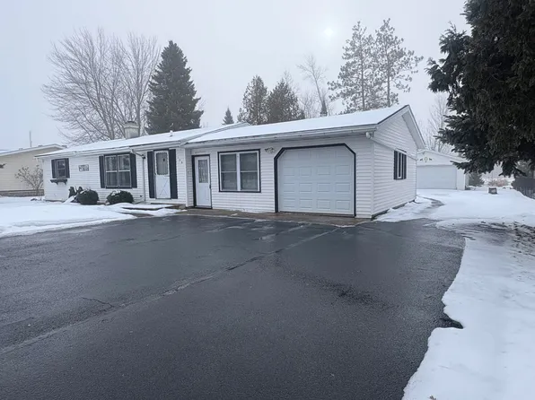 106 W Baehr St, Cecil, WI 54111