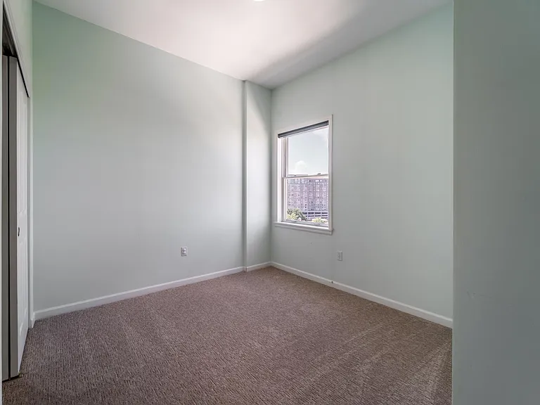 1950 N Logan St #805 — Photo 9
