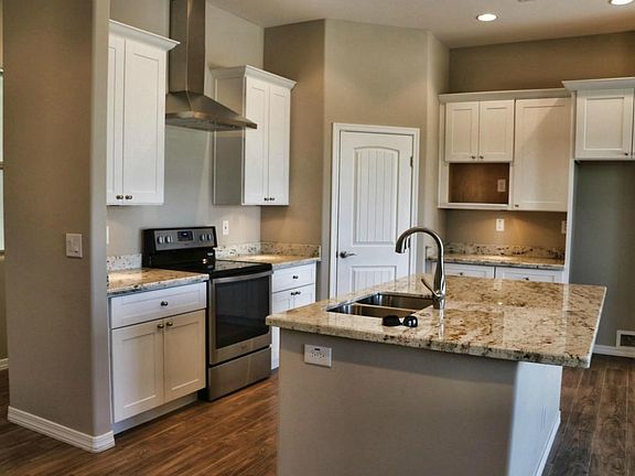 1204 Kitchen 1