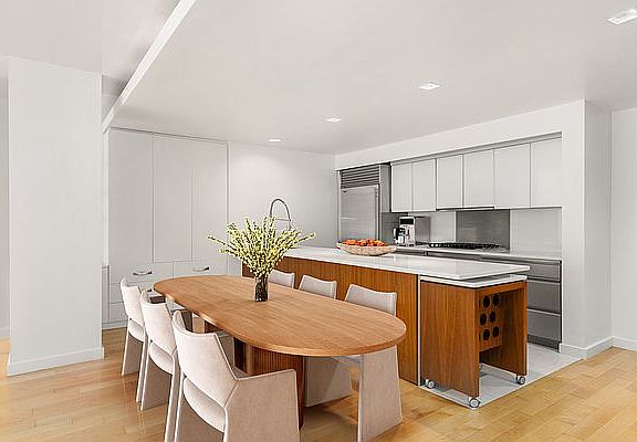 4th image of 447 W 18th St #D2