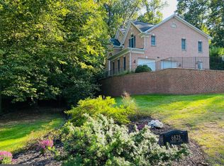 6825 Cherry Ln, Annandale, VA 22003