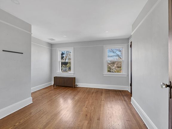 3rd image of 16 Avenue A #1