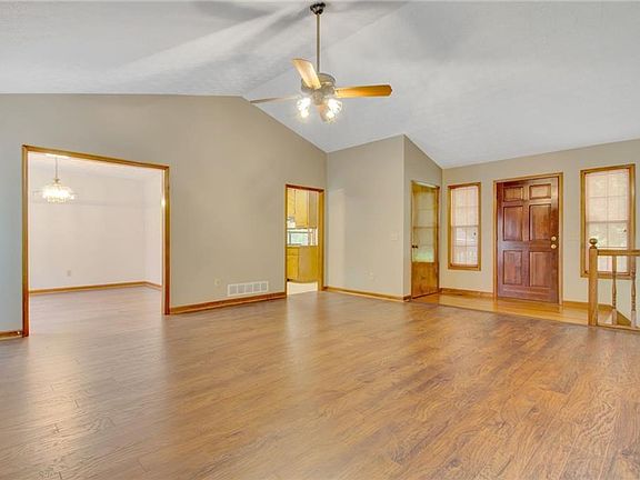 5th image of 303 Cacique Ct
