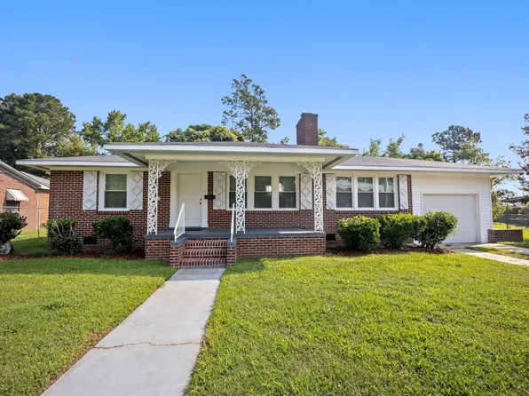 1003 Academy St E, Wilson, NC 27893