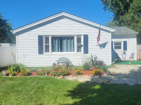 42184 N 1st Ave, Antioch, IL 60002