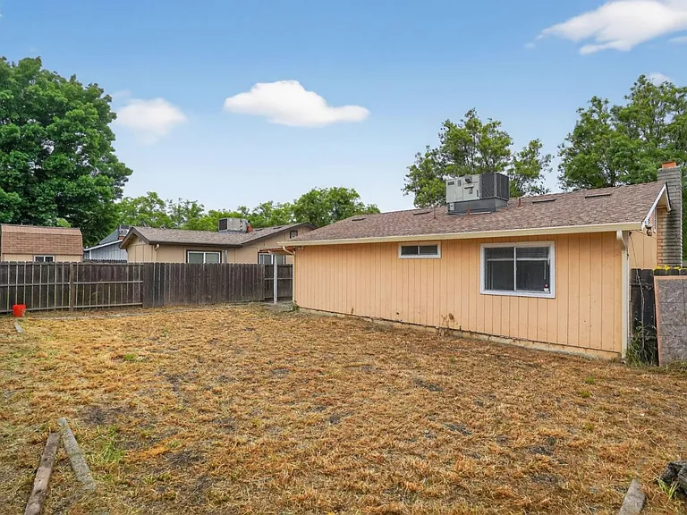 2524 Pemberton Ct — Photo 33