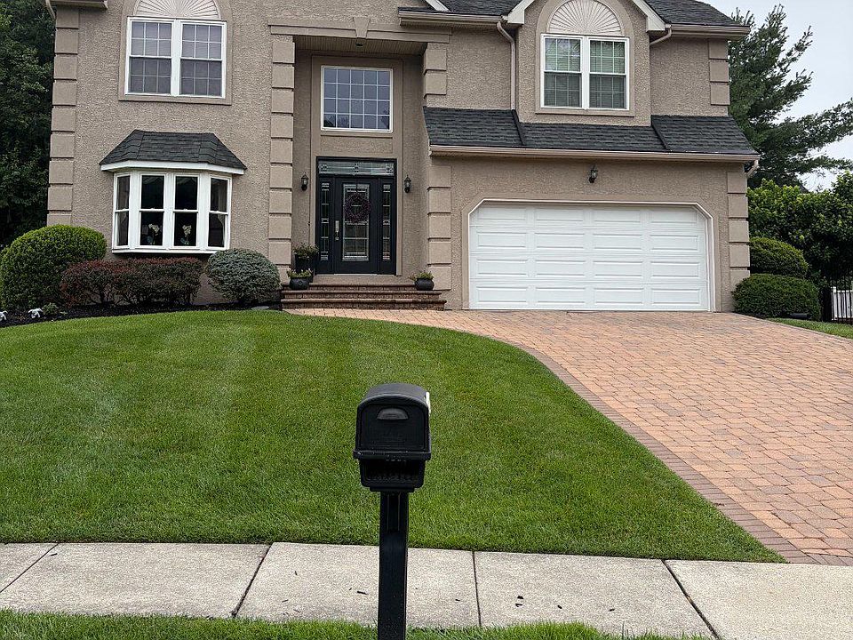 2nd image of 326 Newton Ct