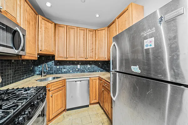 Rented by Vector New York, LLC | media 9