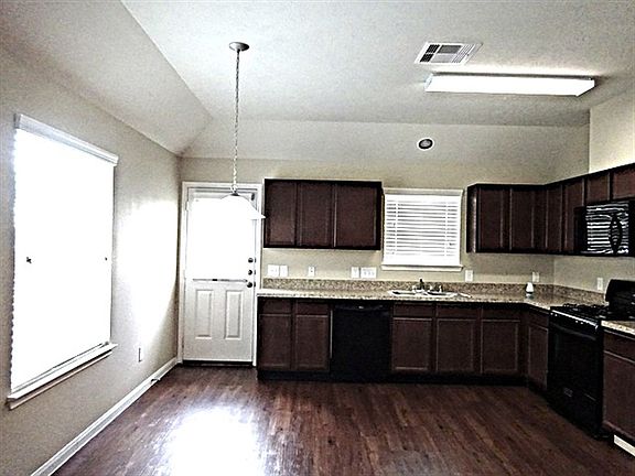 4th image of 5914 Brenwood Trails Ln