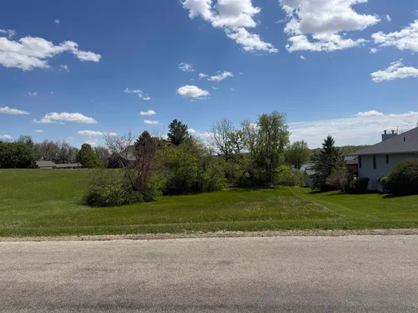 951 Lake Summerset Rd, Davis, IL 61019