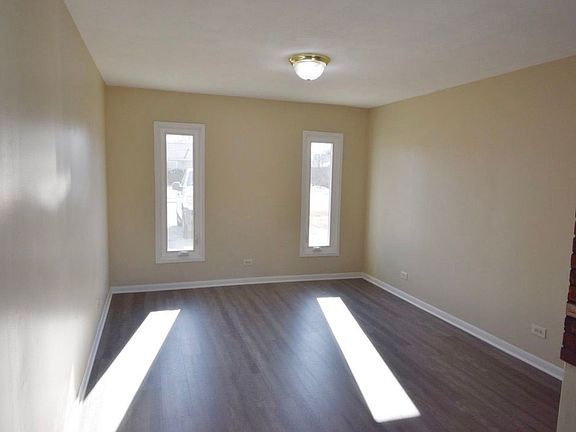 3rd image of 300 Maricopa Ln