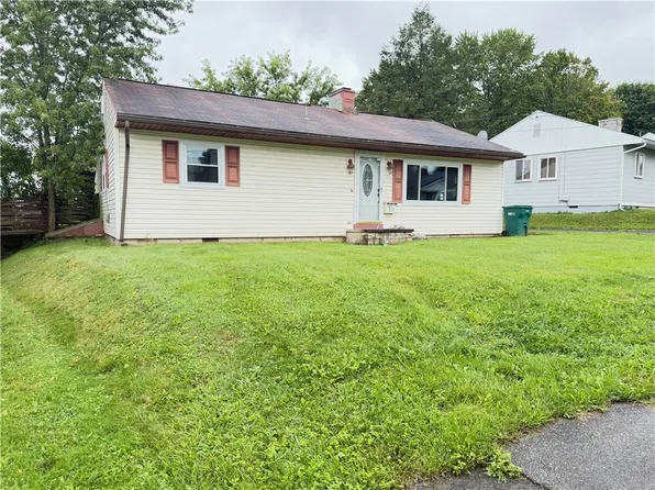 217 Sherwood Dr, Johnstown, PA 15905
