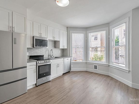 3rd image of 1385 Clay St APT 12