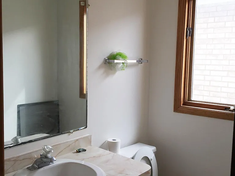 929 W 35th St #1 — Photo 6