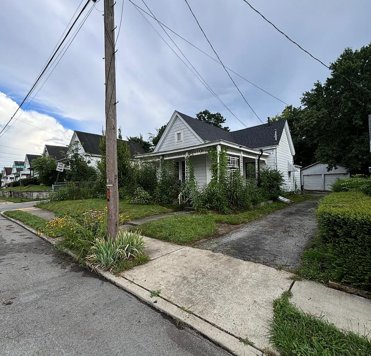414 Breckenridge St — Photo 3