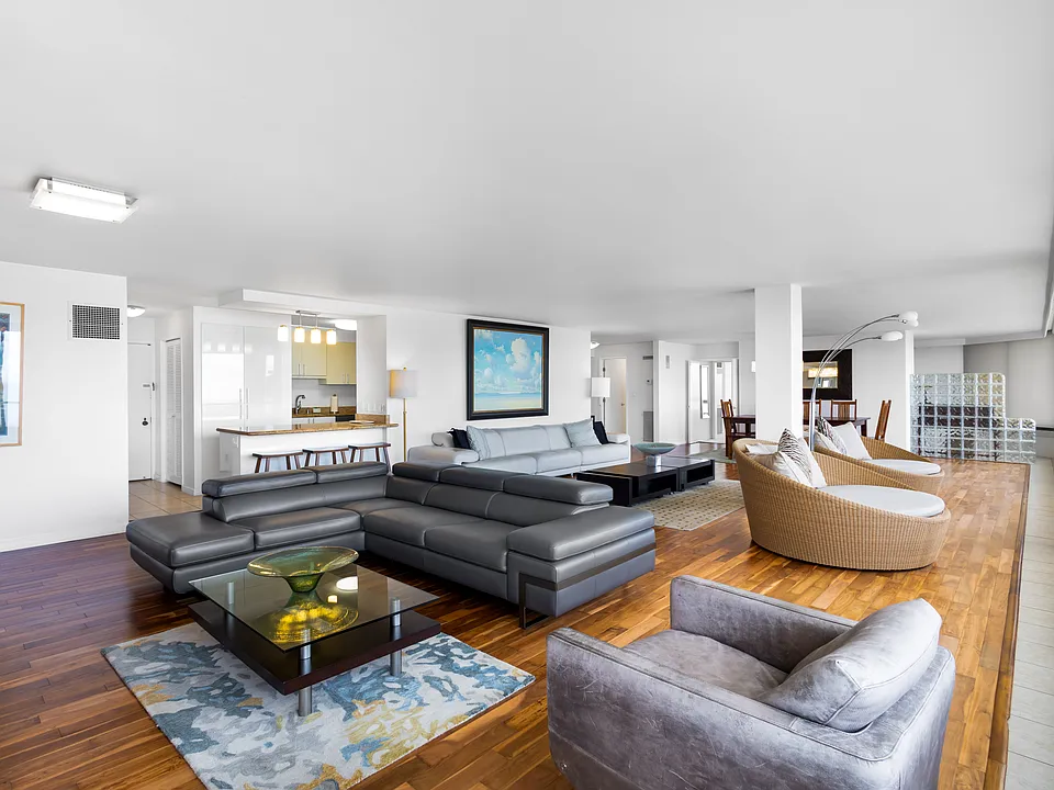 Almost 3000 square feet of total living space!