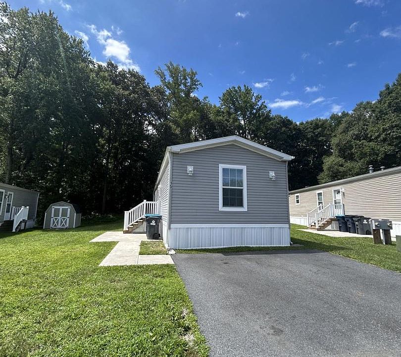 1st image of 15 Loxley Ln
