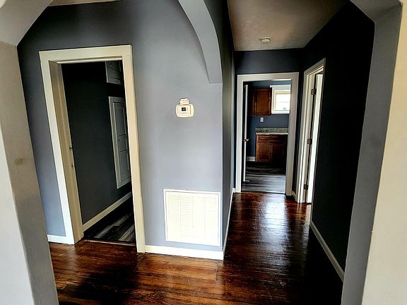 5th image of 2625 Gaston Ave