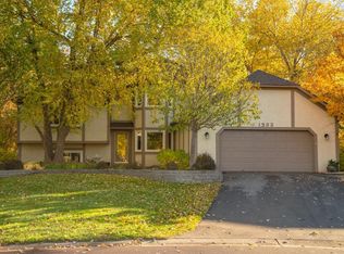 1932 Edinbrook Ct N, Brooklyn Park, MN 55443