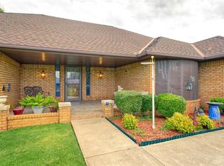 826 S Ebeling Dr, Mustang, OK 73064