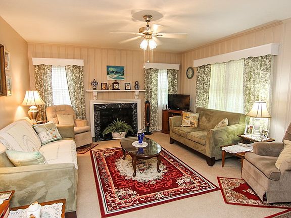 5th image of 208 E Caroline Ave