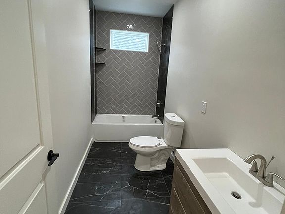 4th image of 13 Marion Ave #1