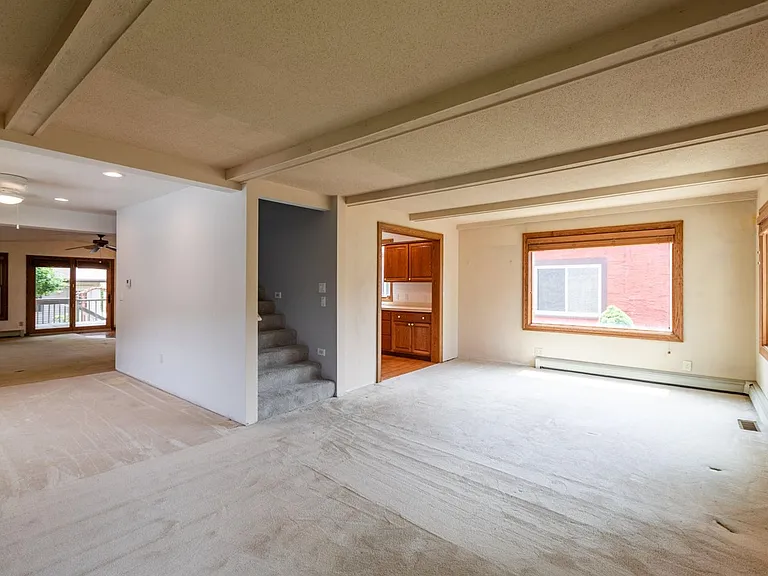 2406 Wood St — Photo 4