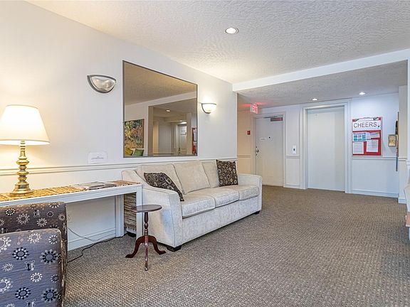 5th image of 273 Coronation Ave #207