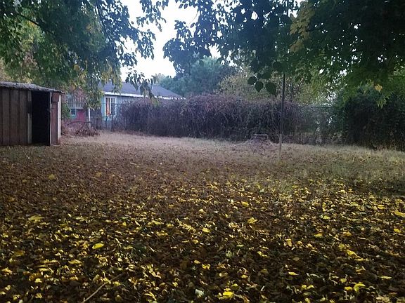 4th image of 1910 Chapman Ave