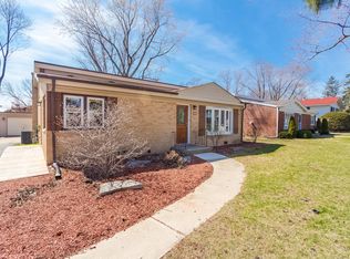 729 Terry Ln, Countryside, IL 60525