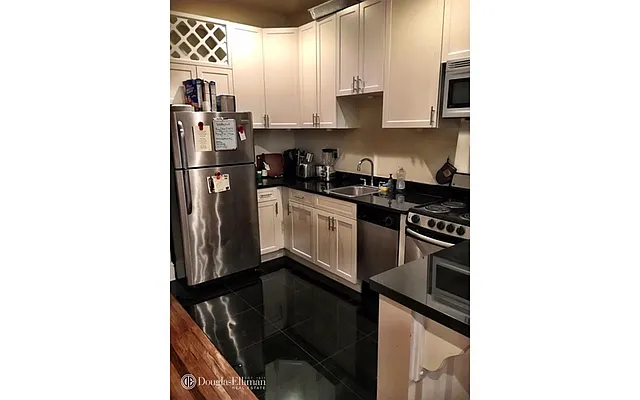 Rented by Douglas Elliman | media 38